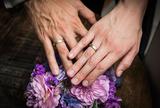 Mit Versicherungscheck nach Heirat Geld sparen - Doppelversicherung vermeiden