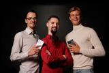 Die Gründer des Start-ups Arc Phone Accessories BV: Tom Theuer, Moritz Angermann und Niclas Bertelsen (v.l.n.r.).