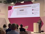 Prof. Dr. Jalid Sehouli referierte über bekannte Therapieoptionen und den neuen pflanzlichen EstroG-100 Extrakt
